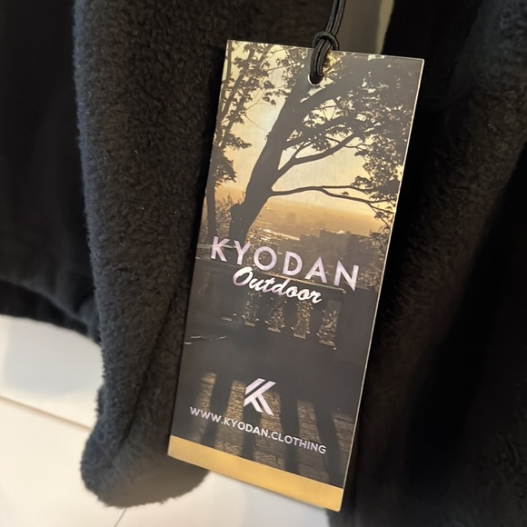 Kyodan Outdoor Black Polar Cropped Pullover Fleece Size Medium - Picture 4 of 7